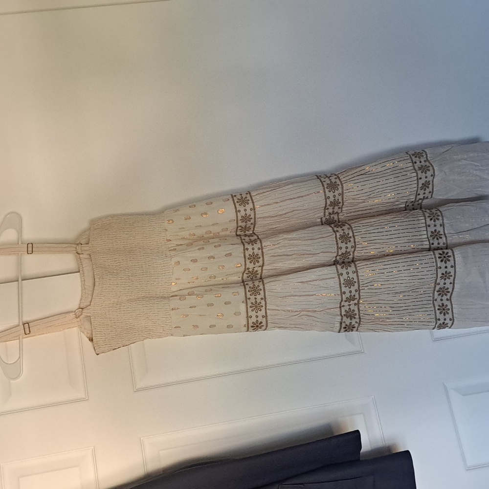 Dress - Picture 3 of 4